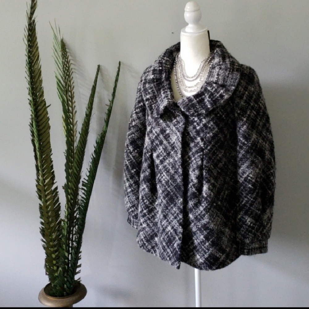 Rebecca Taylor round collar black and cream wool coat